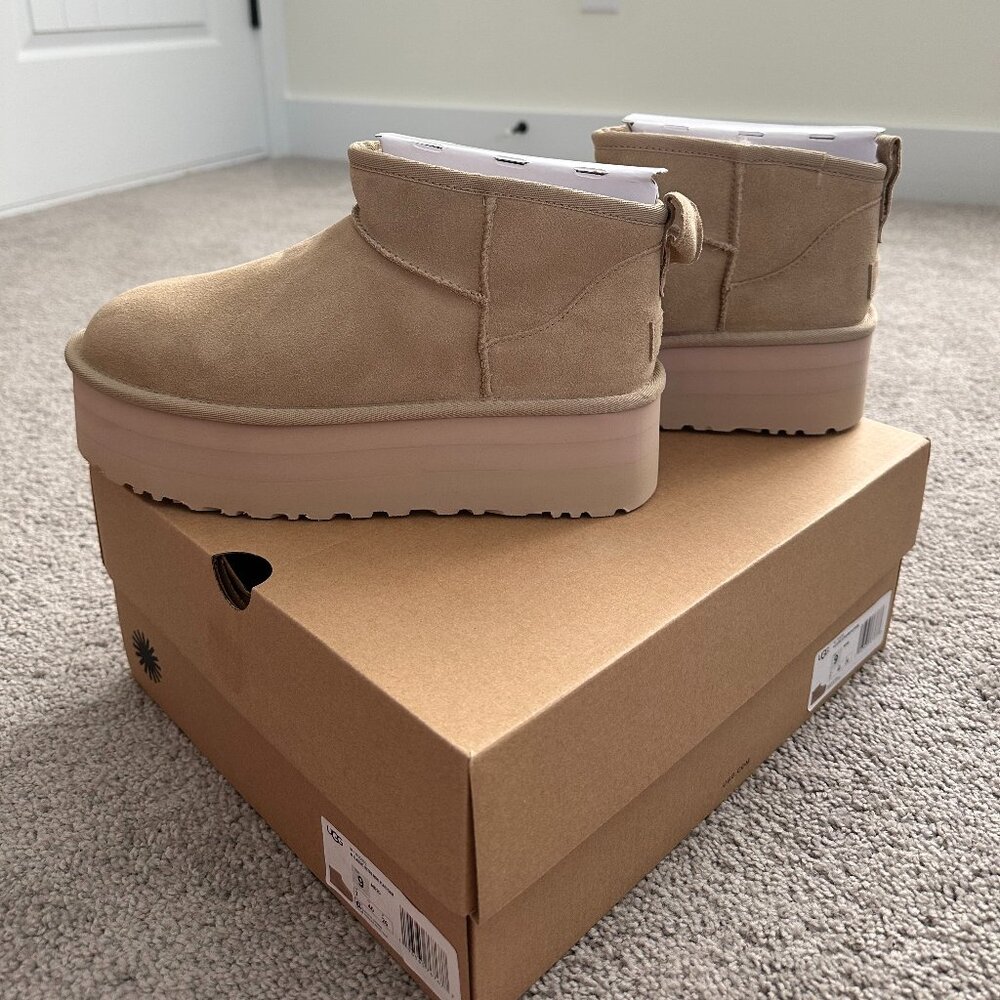UGG mini platform